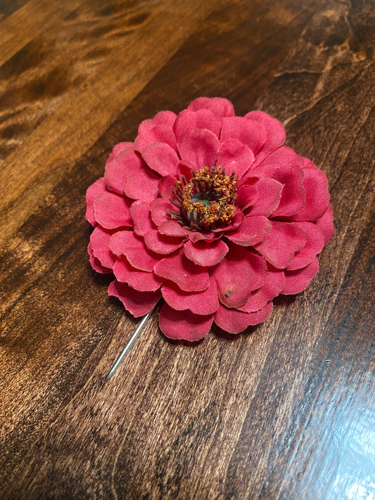 Red Layflower Boutonnière