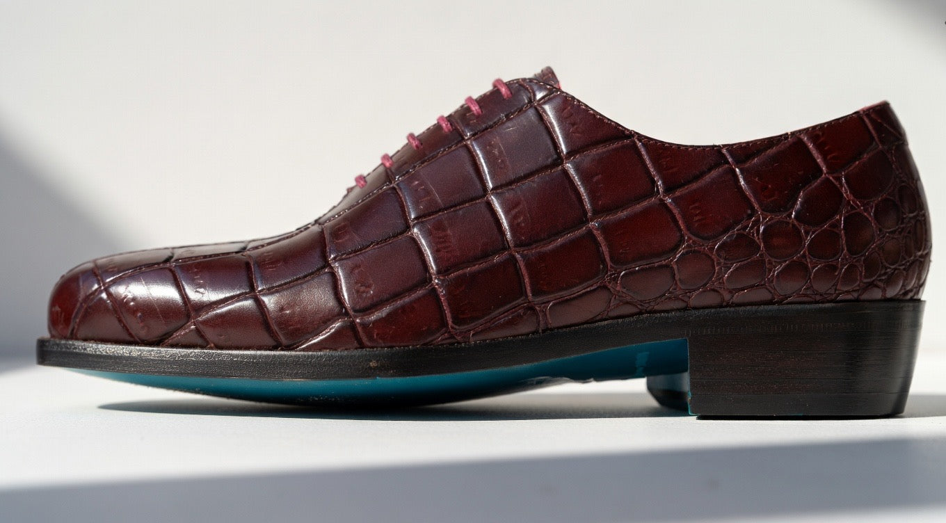 Lolong Wholecut (Burgundy)