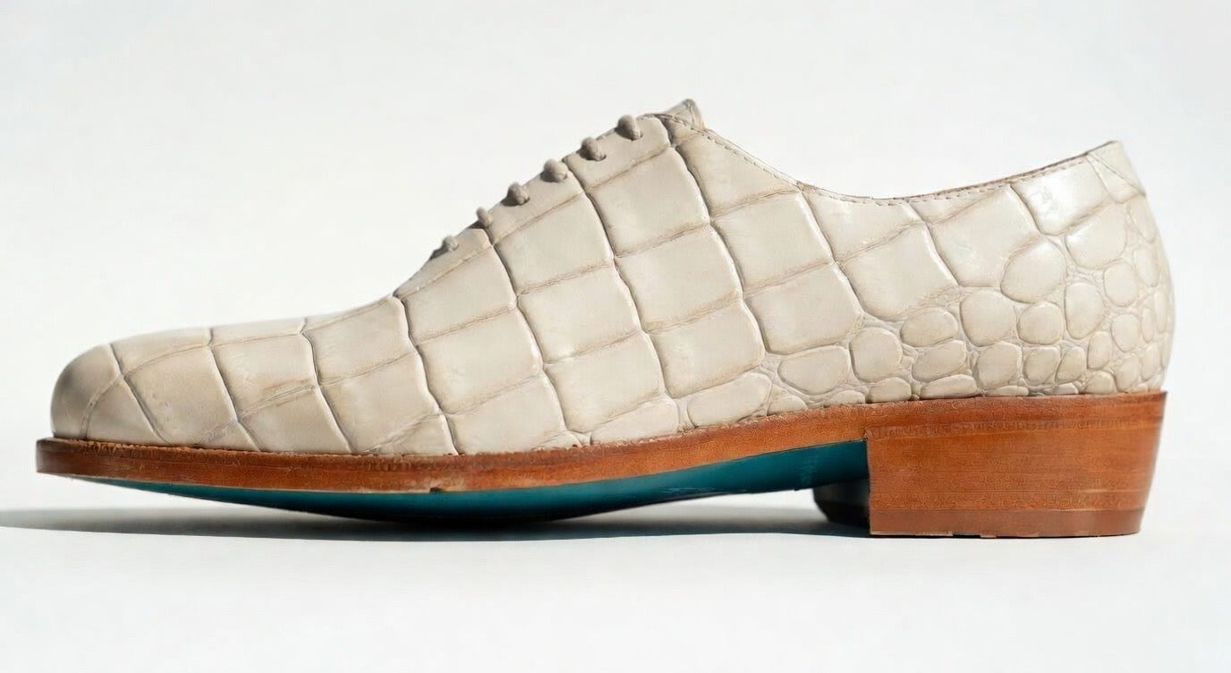 Lolong Wholecut (Ivory)