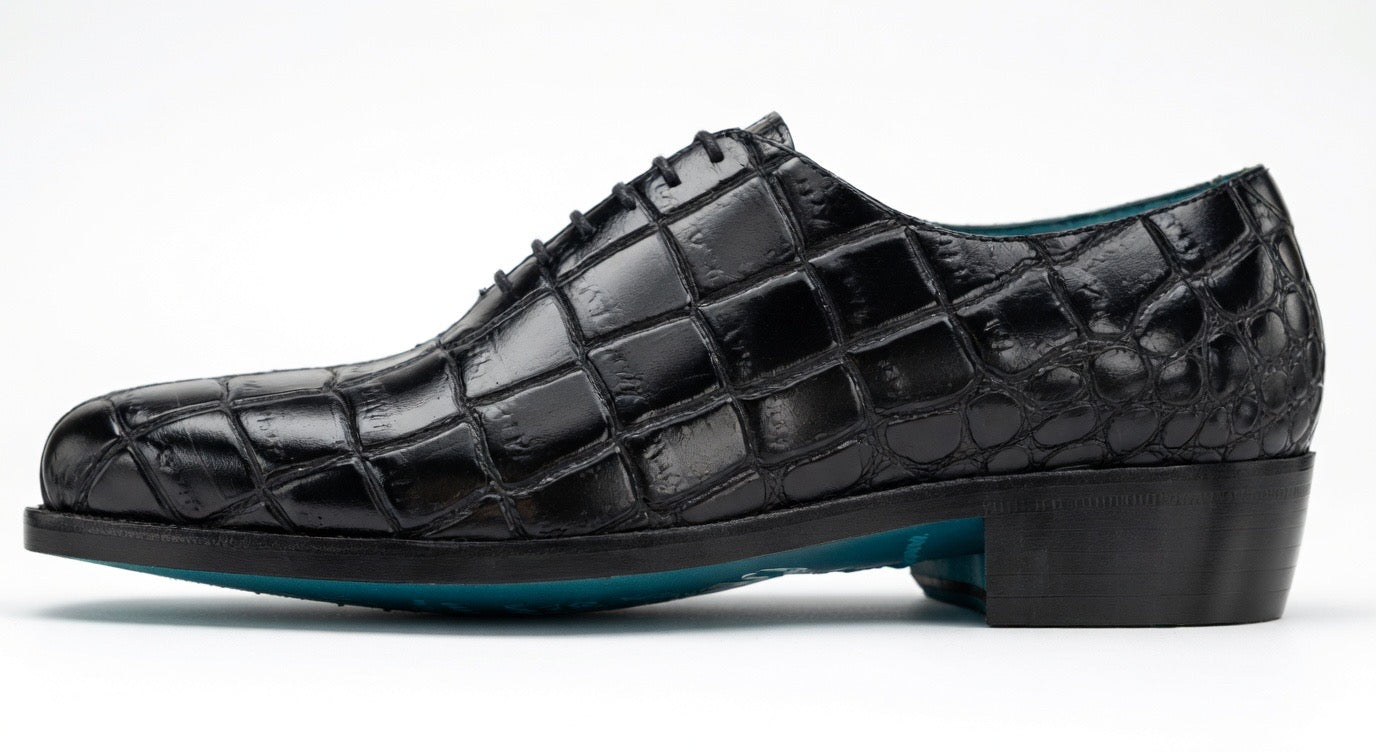 Lolong Wholecut (Black)
