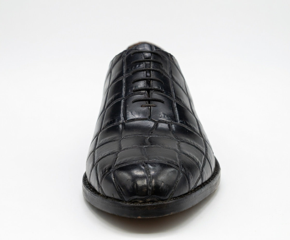 Lolong Wholecut (Black)