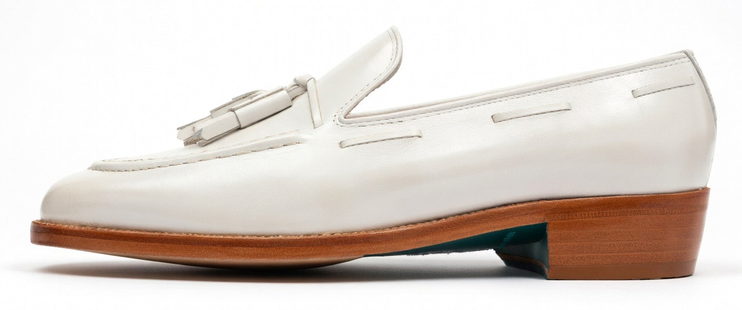 Akeley (Ivory)