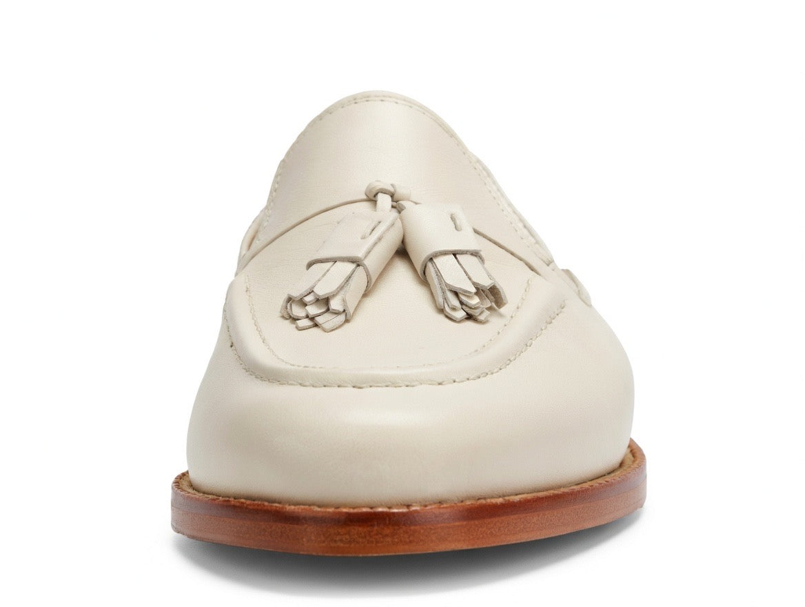 Akeley (Ivory)