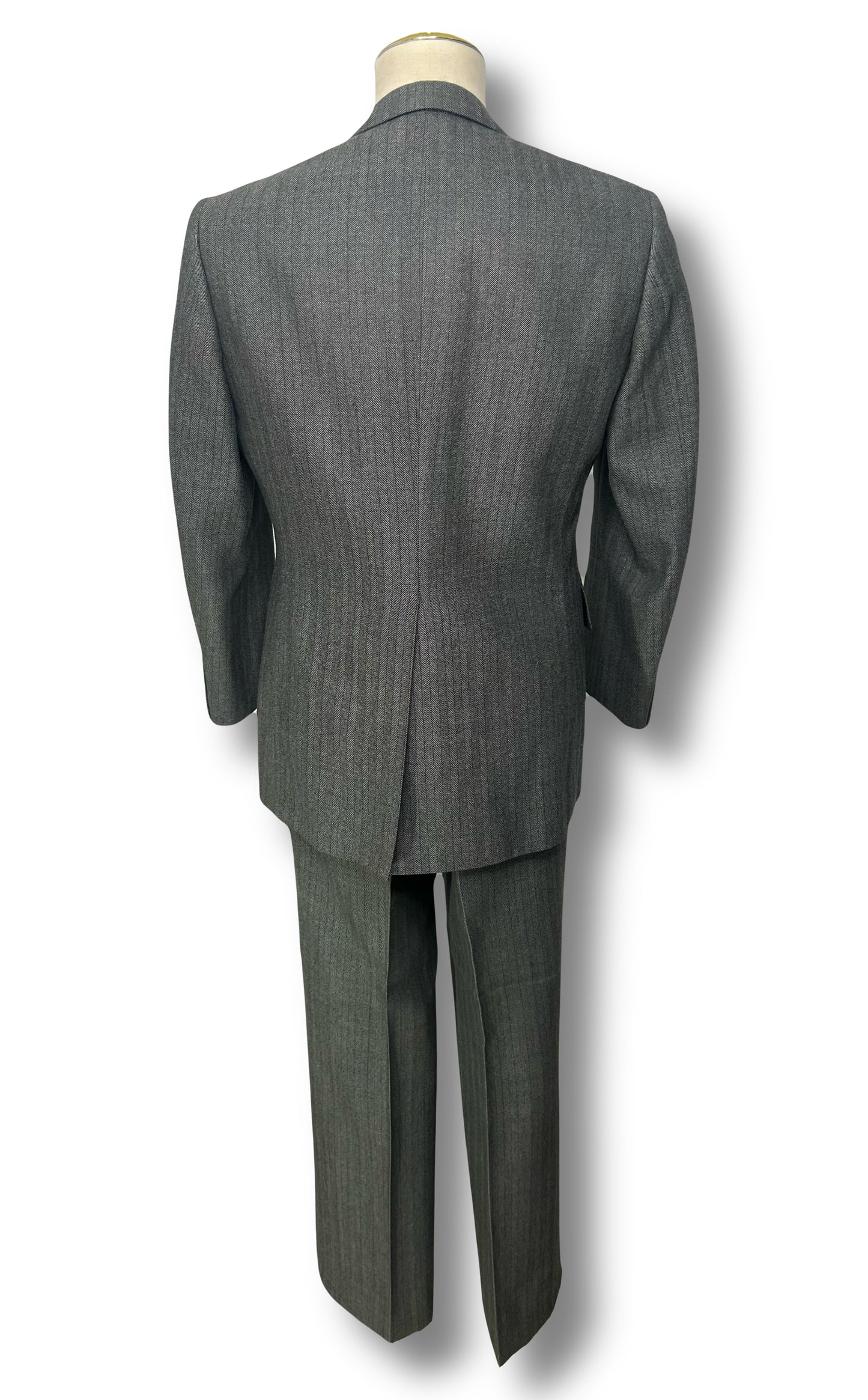 Grey Herringbone 3 Piece Suit (40)