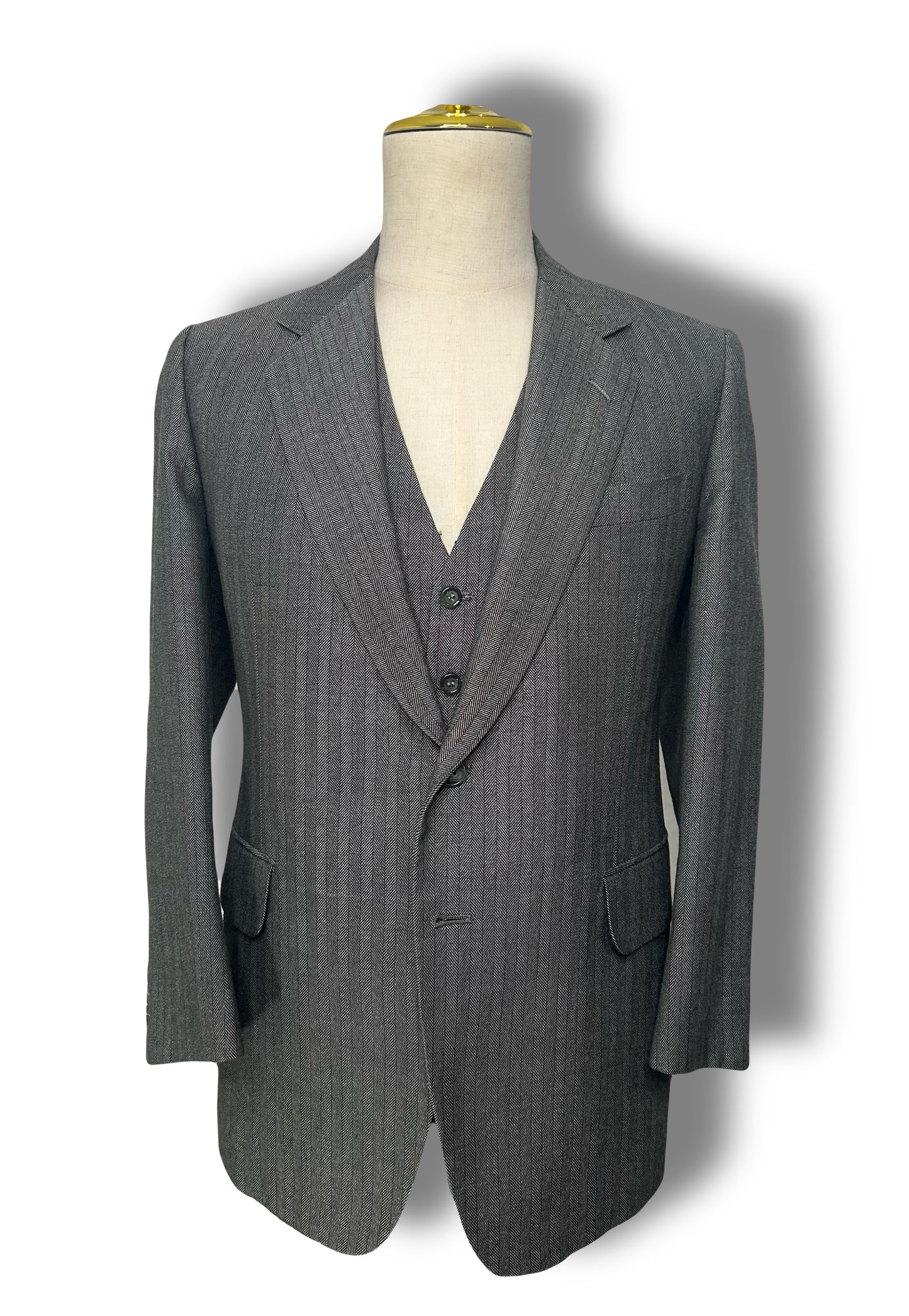 Grey Herringbone 3 Piece Suit (40)