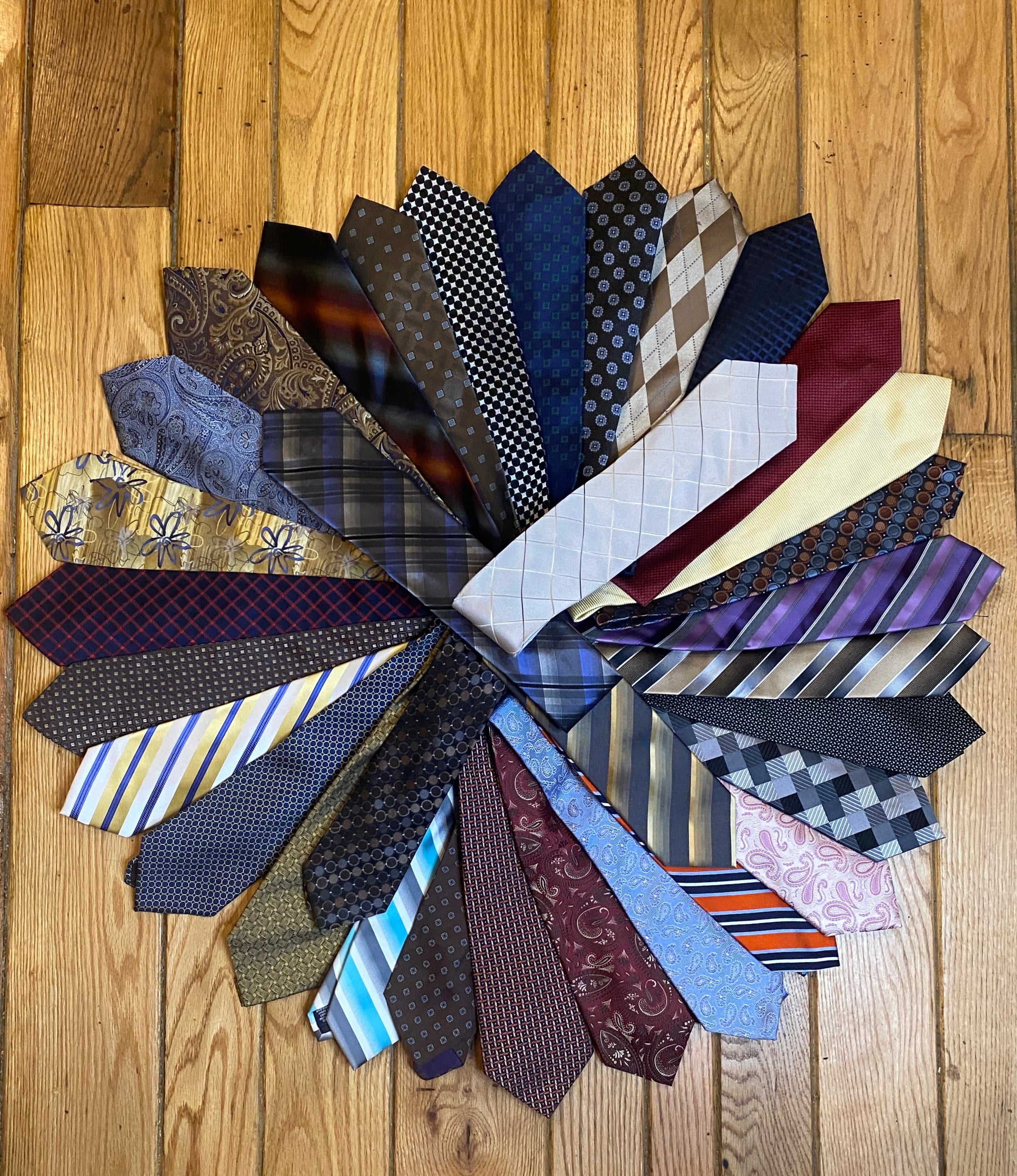 Random Tie Ridging Random Tie! – TRSartorial